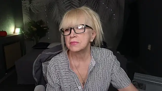 Snapshot of Sabina_Ros chatting on December 2025 08:30:01 AM Sabina Ros online show from December 2025 08:30:01 AM