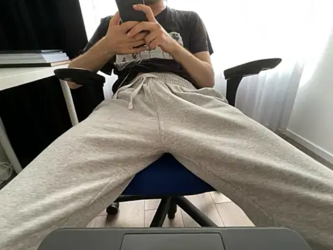 Frankieyyy1 online show from June 2026 05:58:02 PM