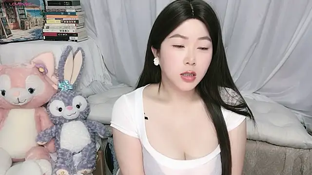 Emmaq996 online show from May 2026 03:35:02 AM