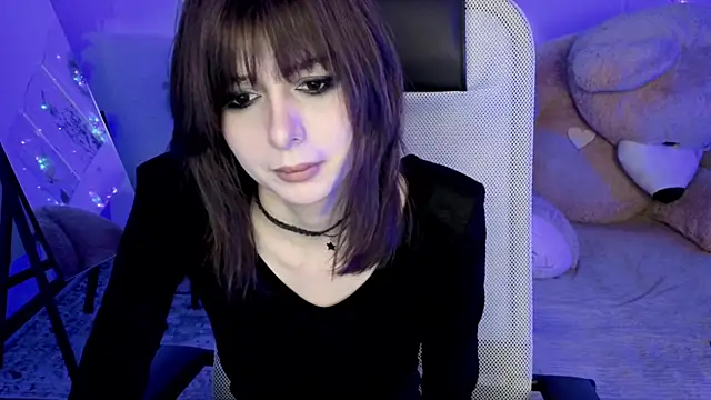 CrystallBloom online show from April 2026 01:14:02 AM