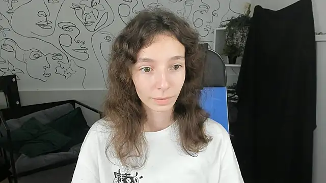 Snapshot of EmmanuellBrown chatting on September 2025 01:11:02 PM EmmanuellBrown online show from September 2025 01:11:02 PM