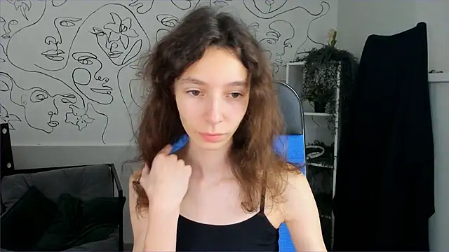 Snapshot of EmmanuellBrown chatting on October 2025 04:15:01 AM EmmanuellBrown online show from October 2025 04:15:01 AM