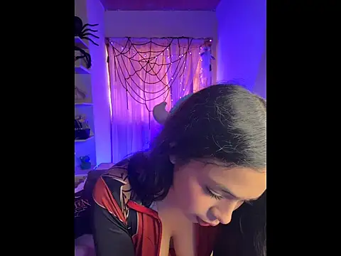 emma fiore4  online show from October 2025 04:04:02 PM