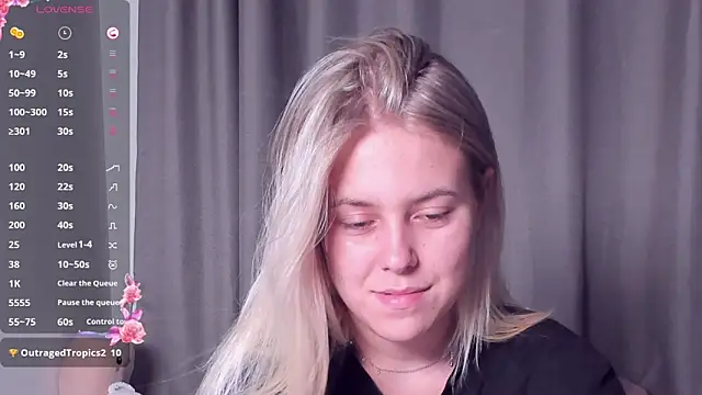 Snapshot of AngelAnty chatting on September 2025 04:29:01 PM AngelAnty online show from September 2025 04:29:01 PM