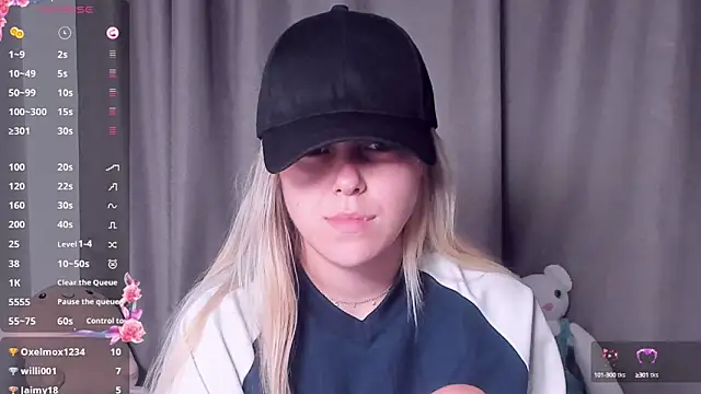 Snapshot of AngelAnty chatting on September 2025 04:01:02 PM AngelAnty online show from September 2025 04:01:02 PM