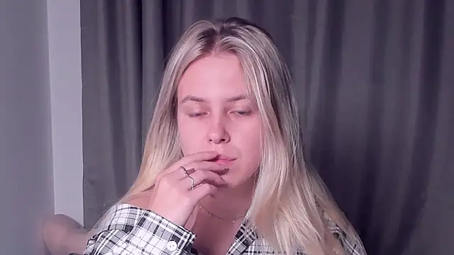 Snapshot of AngelAnty chatting on October 2025 03:10:02 PM AngelAnty online show from October 2025 03:10:02 PM