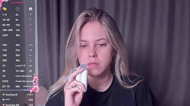 Snapshot of AngelAnty chatting on October 2025 03:23:02 PM AngelAnty online show from October 2025 03:23:02 PM