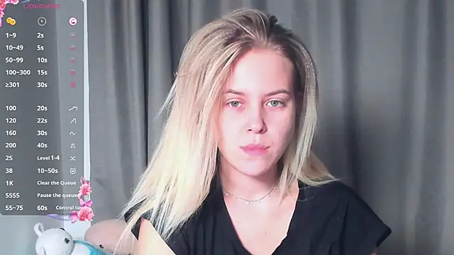 Snapshot of AngelAnty chatting on November 2025 03:03:01 PM AngelAnty online show from November 2025 03:03:01 PM