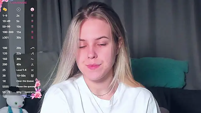 Snapshot of AngelAnty chatting on November 2025 03:24:02 PM AngelAnty online show from November 2025 03:24:02 PM