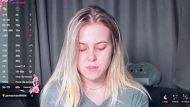 Snapshot of AngelAnty chatting on November 2025 03:10:02 PM AngelAnty online show from November 2025 03:10:02 PM