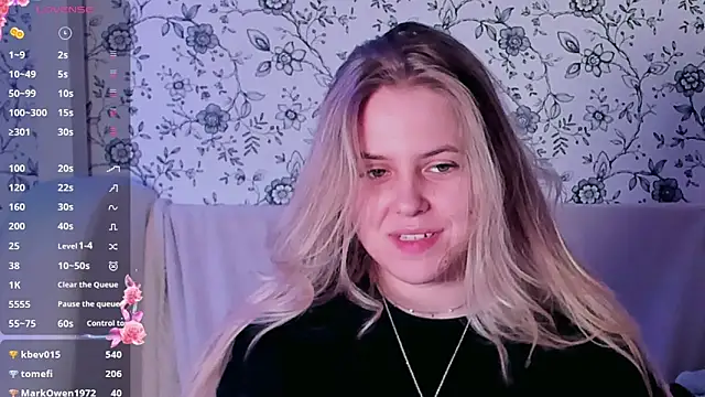 Snapshot of AngelAnty chatting on January 2026 07:11:01 PM AngelAnty online show from January 2026 07:11:01 PM