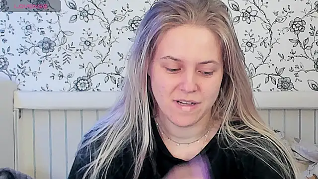 Snapshot of AngelAnty chatting on May 2026 05:09:02 PM AngelAnty online show from May 2026 05:09:02 PM