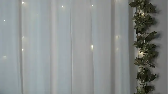 angelainparis28 online show from October 2025 12:52:02 AM