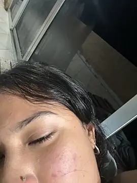 Snapshot of lynn9000 chatting on October 2025 04:53:02 AM lynn9000 online show from October 2025 04:53:02 AM