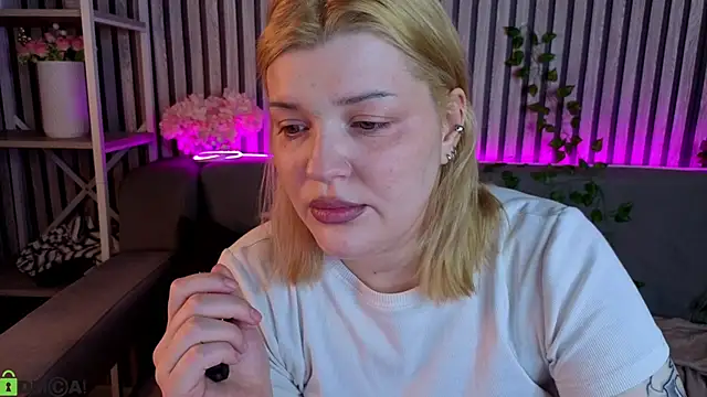 Michele Greenn online show from April 2026 02:27:02 AM