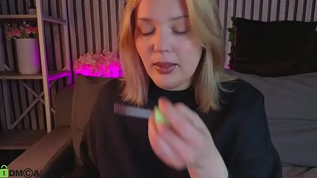 Michele Greenn online show from April 2026 01:12:01 AM