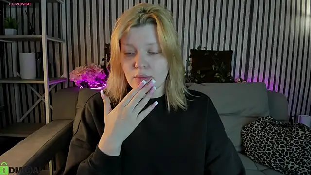 Michele Greenn online show from May 2026 01:03:02 AM