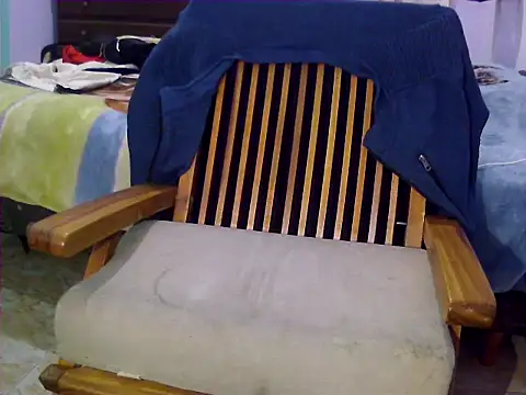 Snapshot of CesarLeyess chatting on May 2026 08:11:02 AM CesarLeyess online show from May 2026 08:11:02 AM