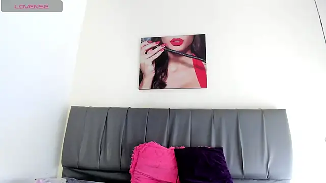 iisabella noa online show from May 2026 12:56:01 PM