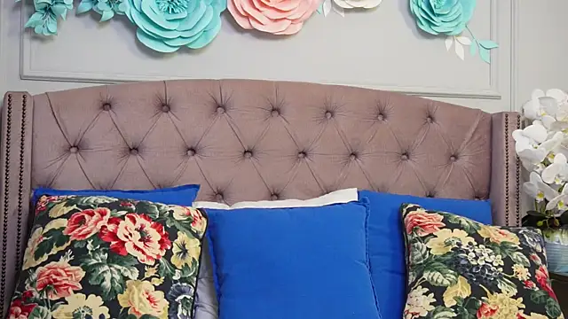 Snapshot of JenniferLovve chatting on October 2025 03:20:02 AM JenniferLovve online show from October 2025 03:20:02 AM