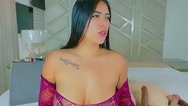 Snapshot of RoseMariee_ chatting on May 2026 09:28:02 AM RoseMariee online show from May 2026 09:28:02 AM