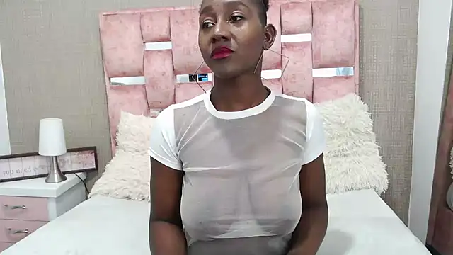 NahomyHawk online show from December 2025 09:08:02 PM