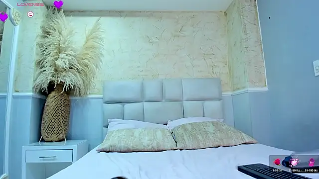 Snapshot of CristineCaru chatting on February 2026 11:37:02 AM CristineCaru online show from February 2026 11:37:02 AM