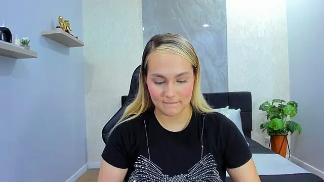 Emmaa white  online show from May 2026 05:32:02 PM