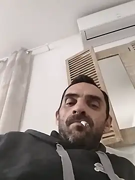 hotmen83 online show from October 2025 09:01:01 PM