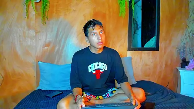 spicy adonhis online show from March 2026 04:29:01 PM