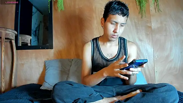 spicy adonhis online show from April 2026 01:41:01 PM