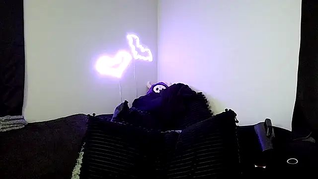 HarleyDemon666 online show from April 2026 07:39:02 PM