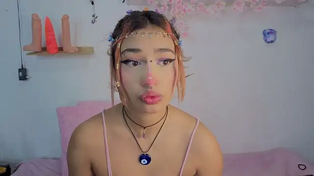 zoelight18 online show from October 2025 06:02:01 PM