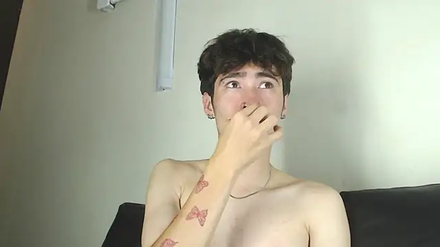 Snapshot of _DantFox_ chatting on September 2025 07:26:01 PM DantFox online show from September 2025 07:26:01 PM