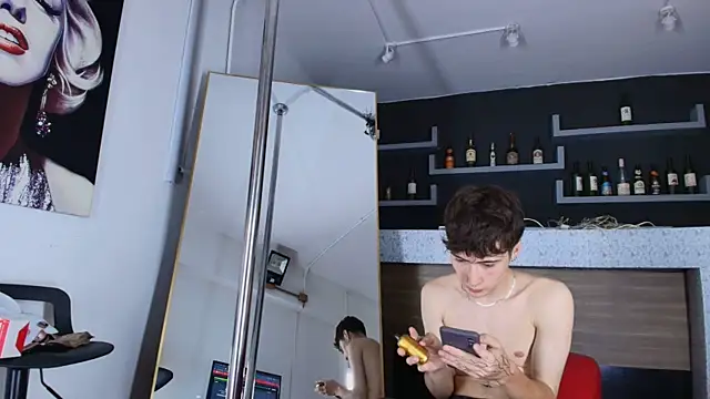 Snapshot of _DantFox_ chatting on October 2025 02:43:02 AM DantFox online show from October 2025 02:43:02 AM