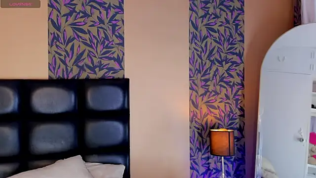 Snapshot of _DantFox_ chatting on October 2025 02:54:01 AM DantFox online show from October 2025 02:54:01 AM