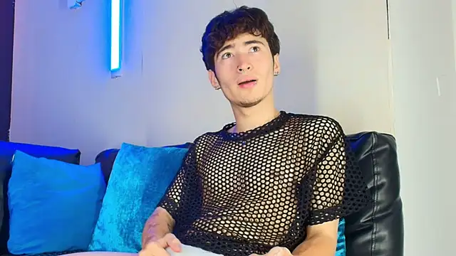 Snapshot of _DantFox_ chatting on October 2025 08:11:02 PM DantFox online show from October 2025 08:11:02 PM