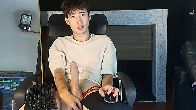 Snapshot of _DantFox_ chatting on November 2025 07:56:02 PM DantFox online show from November 2025 07:56:02 PM