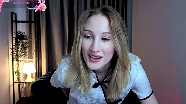 Snapshot of BiancaHelo chatting on October 2025 02:26:01 PM BiancaHelo online show from October 2025 02:26:01 PM