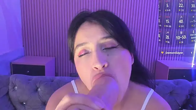 HollyHill  online show from November 2025 08:09:01 PM