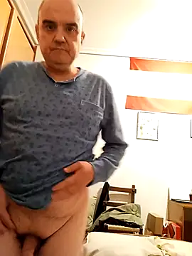 Snapshot of geli45 chatting on October 2025 09:34:02 PM geli45 online show from October 2025 09:34:02 PM