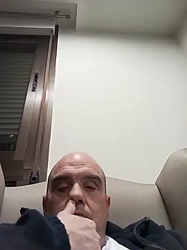 Snapshot of geli45 chatting on February 2026 01:36:02 AM geli45 online show from February 2026 01:36:02 AM