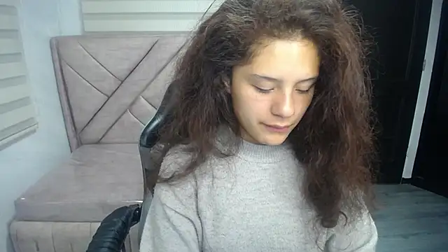 Velvet Moon V online show from October 2025 01:10:01 PM