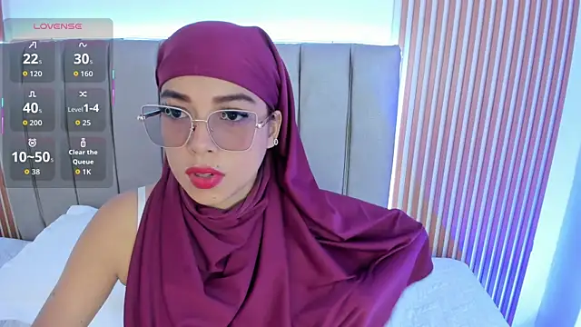 naishaa  online show from October 2025 06:37:01 PM