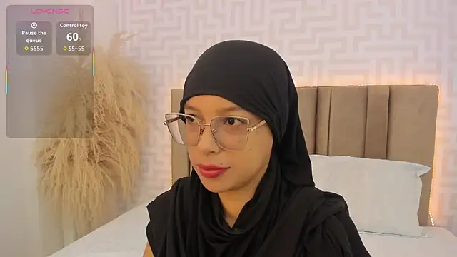 naishaa  online show from May 2026 06:37:01 PM