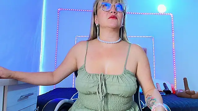 naomi diamond  online show from May 2026 11:28:01 AM