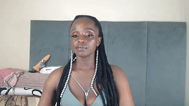 Snapshot of Jah-Queen chatting on September 2025 05:58:02 PM Jah-Queen online show from September 2025 05:58:02 PM