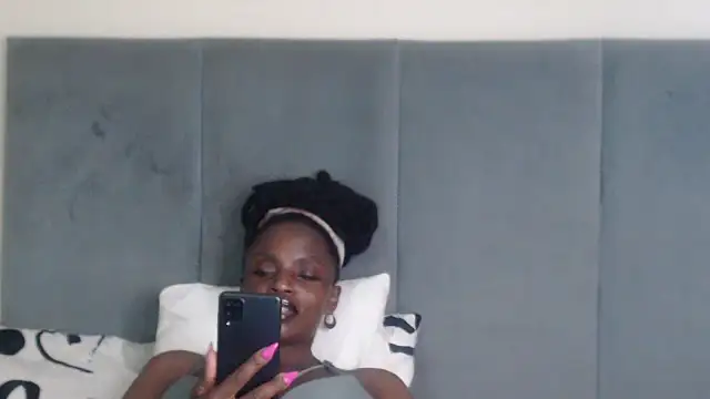 Snapshot of Jah-Queen chatting on September 2025 08:42:02 AM Jah-Queen online show from September 2025 08:42:02 AM