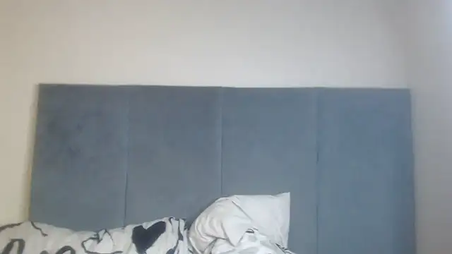 Snapshot of Jah-Queen chatting on October 2025 12:41:02 AM Jah-Queen online show from October 2025 12:41:02 AM