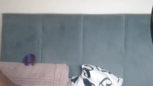 Snapshot of Jah-Queen chatting on November 2025 01:17:02 AM Jah-Queen online show from November 2025 01:17:02 AM